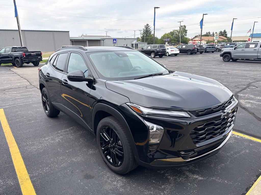 Used 2024 Chevrolet Trax ACTIV w/ Sunroof Package FWD image 4