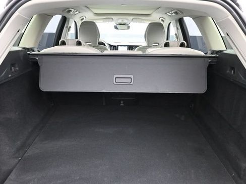 Used 2023 Volvo XC60 B5 Plus w/ Climate Package AWD/4WD image 30