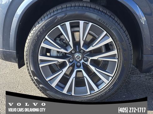Certified 2022 Volvo XC90 T5 Momentum w/ Protection Package Premier image 11