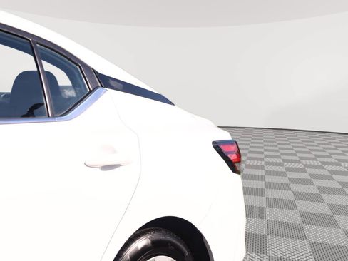 Used 2023 Nissan Sentra S FWD image 11