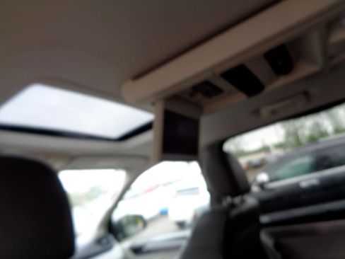 Used 2009 Volkswagen Routan SEL Premium image 25