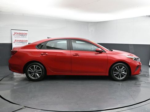 Used 2023 Kia Forte LXS image 9