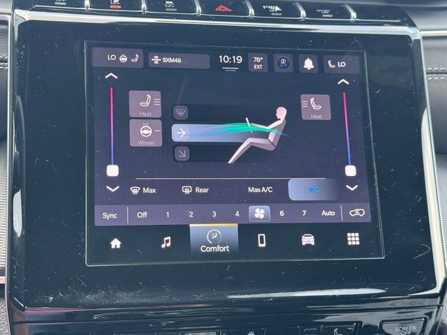 New 2025 Jeep Grand Cherokee Laredo X w/ Luxury Tech Group I AWD/4WD image 17
