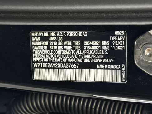 Certified 2025 Porsche Cayenne E-Hybrid Coupe AWD/4WD image 26