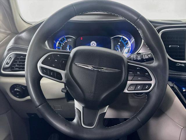 Certified 2024 Chrysler Pacifica Limited FWD image 14