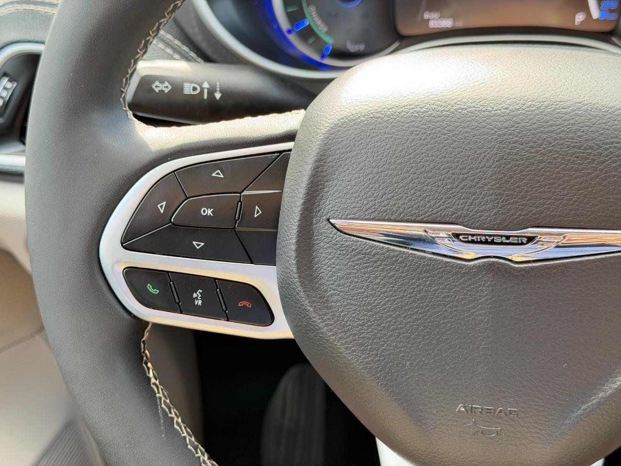 Used 2024 Chrysler Pacifica Limited FWD image 82
