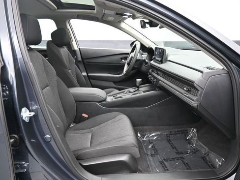 Used 2025 Honda Accord SE image 39