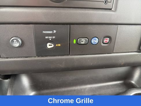 Used 2017 Chevrolet Express 3500 LT w/ LT Preferred Equipment Group RWD image 17