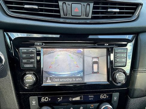 Used 2017 Nissan Rogue SL w/ SL Premium Package FWD image 13