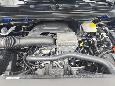 New 2026 RAM 1500 4x4 Crew Cab image 17