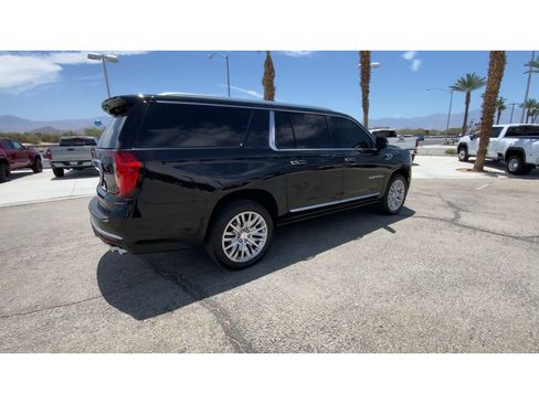Used 2023 GMC Yukon XL Denali AWD/4WD image 8