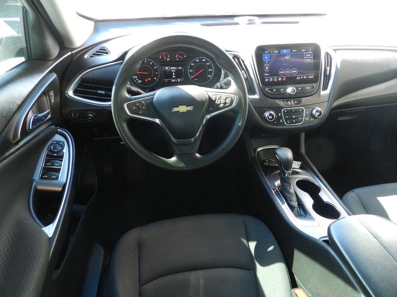 Used 2021 Chevrolet Malibu LT FWD image 9