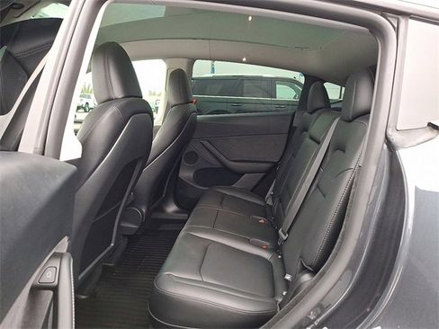Used 2025 Tesla Model Y Performance image 10