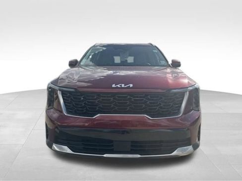 Used 2025 Kia Sorento S image 3