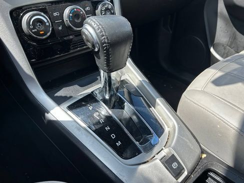 Used 2013 Chevrolet Captiva Sport LTZ FWD image 24