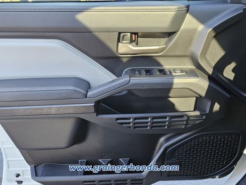 Used 2024 Toyota Tacoma Limited w/ Limited Package (LT) image 23