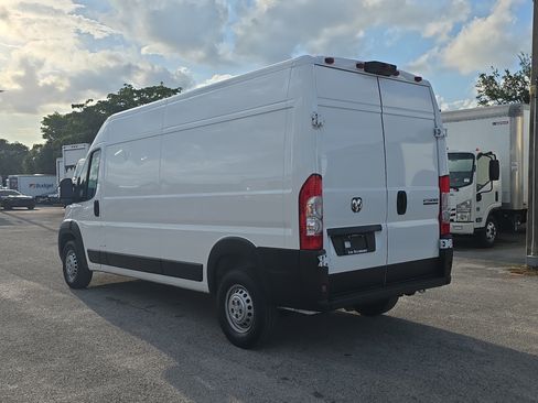Used 2025 RAM ProMaster 2500 w/ Convenience Group FWD image 5
