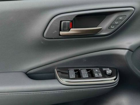 New 2025 Toyota Crown Signia image 11