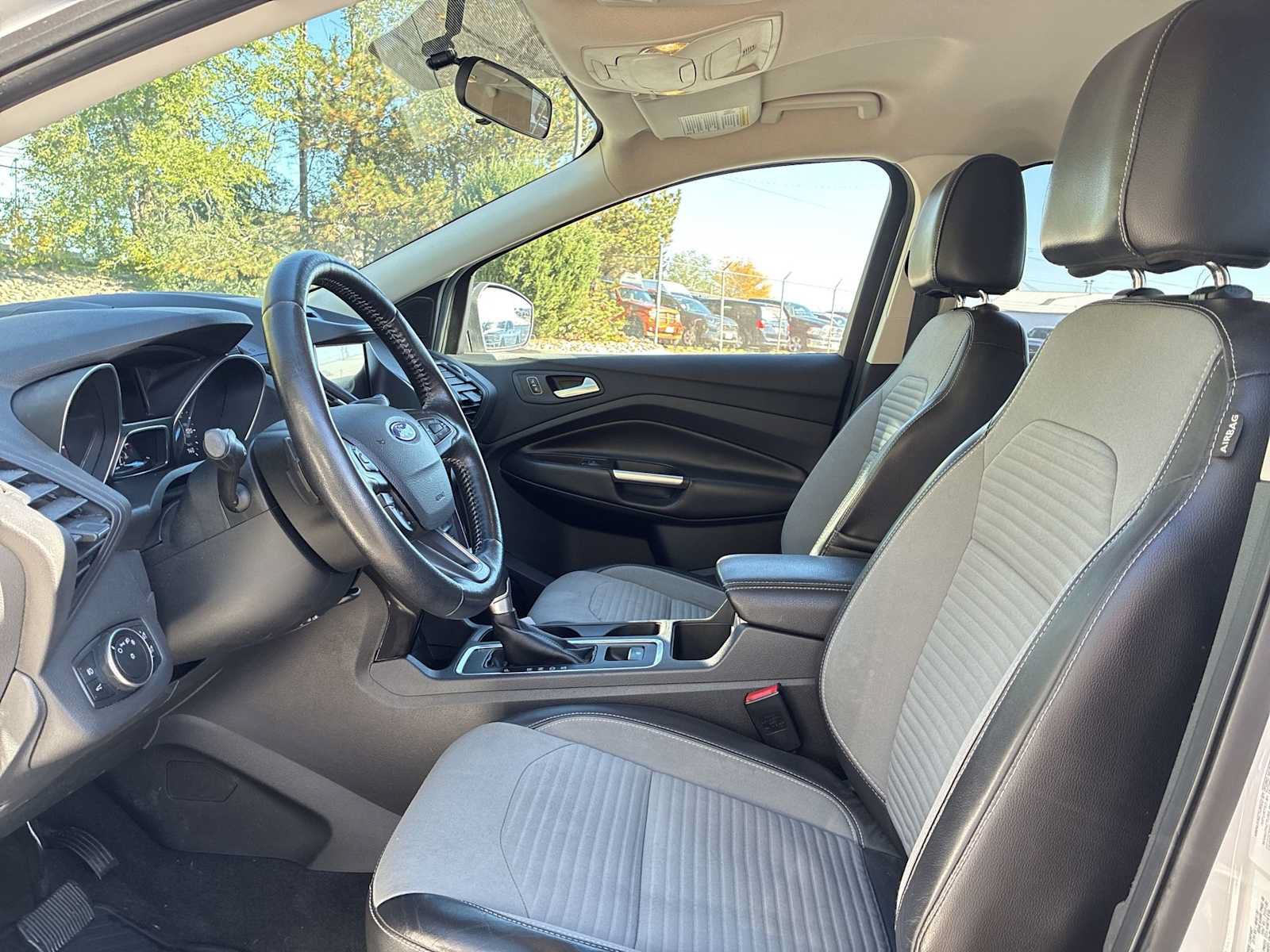 Used 2017 Ford Escape SE w/ Equipment Group 201A AWD/4WD image 13
