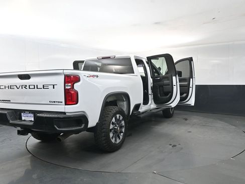 Used 2021 Chevrolet Silverado 2500 Custom w/ Custom Value Package AWD/4WD image 22