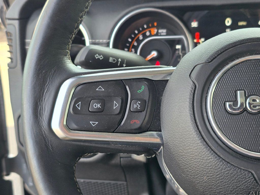 Used 2018 Jeep Wrangler Unlimited Sahara AWD/4WD image 20