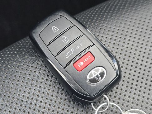 Used 2024 Toyota Highlander Platinum AWD/4WD image 29