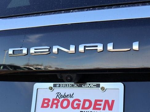 New 2026 GMC Yukon XL Denali w/ Sun & Power Step Package AWD/4WD image 17