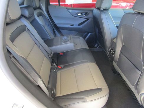 New 2026 Chevrolet Equinox LT w/ Convenience Package II image 17