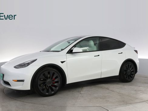 Used 2022 Tesla Model Y Performance image 17
