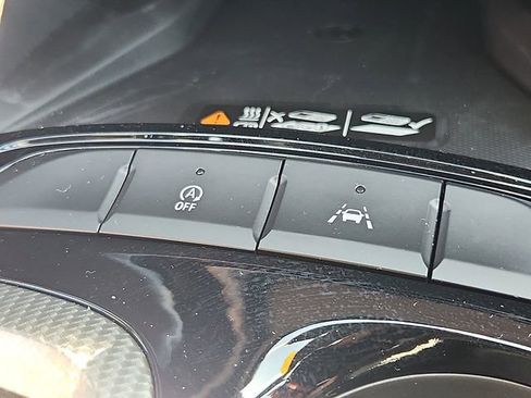 Certified 2025 Buick Envista Preferred FWD image 24