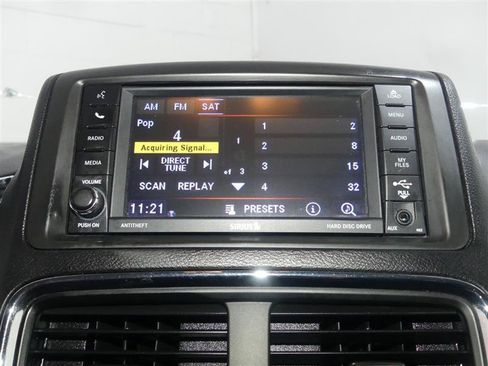 Used 2019 Dodge Grand Caravan SE w/ UConnect Hands-Free Group FWD image 33