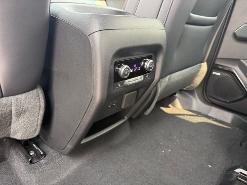 New 2026 GMC Acadia AT4 AWD/4WD image 18