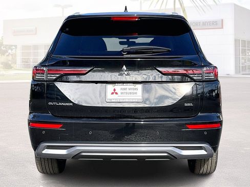 New 2026 Mitsubishi Outlander SEL image 4