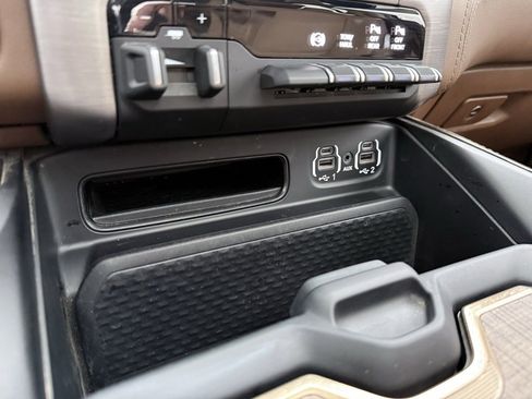 Used 2022 RAM 3500 Limited w/ Cold Weather Group image 19