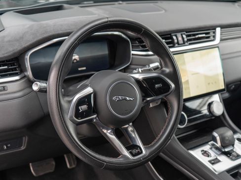 Used 2022 Jaguar F-PACE SVR image 14