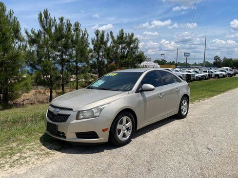 Used 2013 Chevrolet Cruze LT FWD image 1