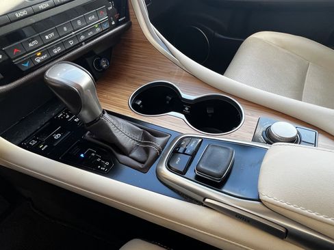 Used 2018 Lexus RX 350L image 28