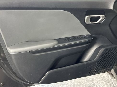 Used 2025 Kia K4 LXS image 29