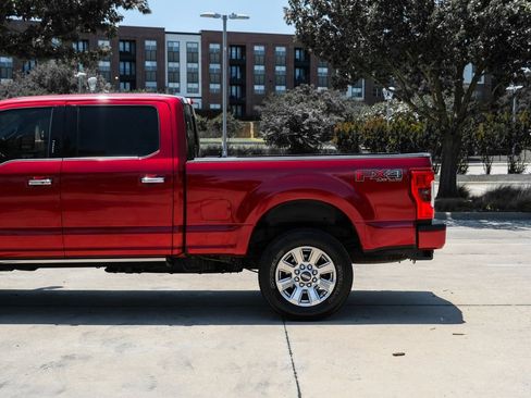Used 2017 Ford F250 Platinum w/ FX4 Off-Road Package AWD/4WD image 12