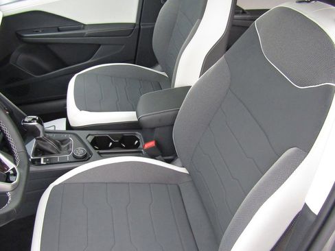 New 2026 Volkswagen Taos SE AWD/4WD image 19