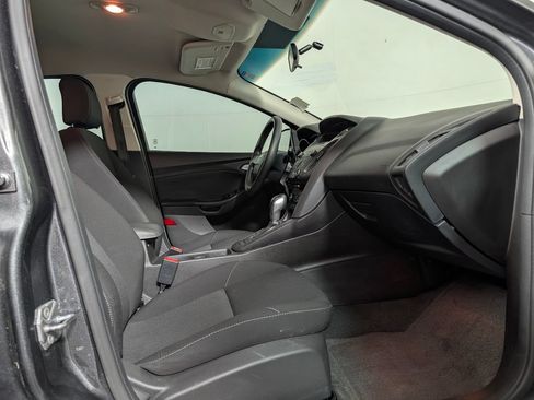 Used 2016 Ford Focus SE FWD image 11
