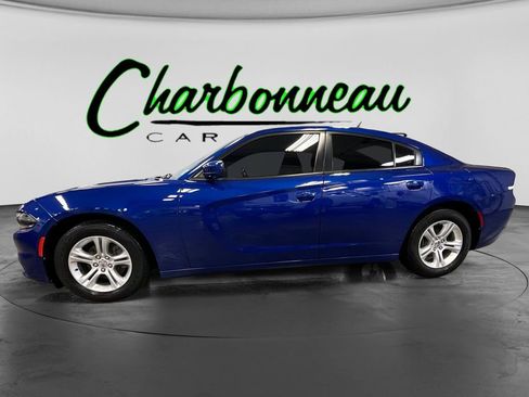 Used 2020 Dodge Charger SXT w/ Cold Weather Package RWD image 2