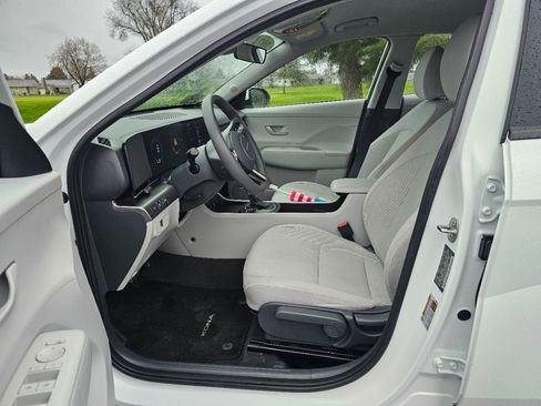 Used 2024 Hyundai Kona SE image 29