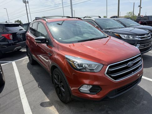 Used 2019 Ford Escape Titanium AWD/4WD image 6