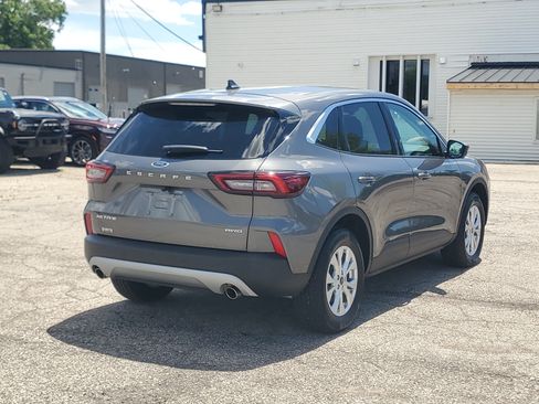 Used 2024 Ford Escape Active w/ Tech Pack #2 AWD/4WD image 6