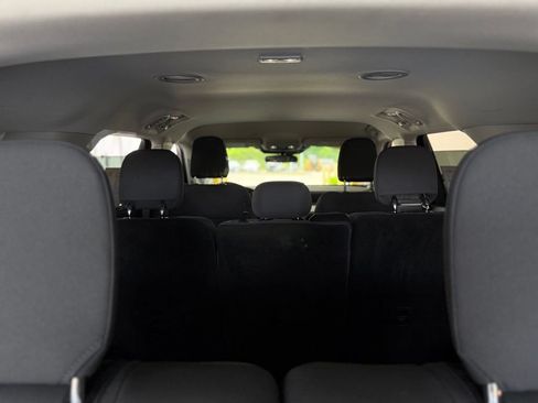 Used 2025 Ford Explorer Active AWD/4WD image 31