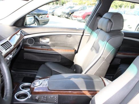 Used 2008 BMW 750i w/ Sport Pkg image 14