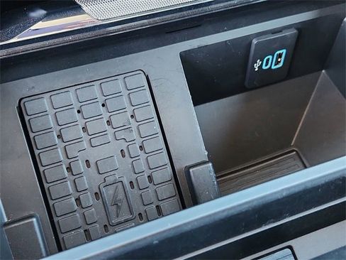 Used 2023 Ford F250 Lariat w/ Chrome Package image 23