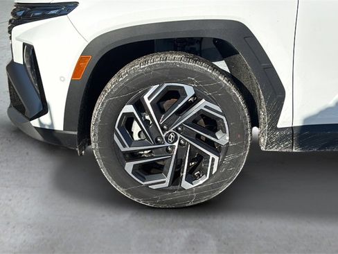 Certified 2025 Hyundai Tucson Limited image 9