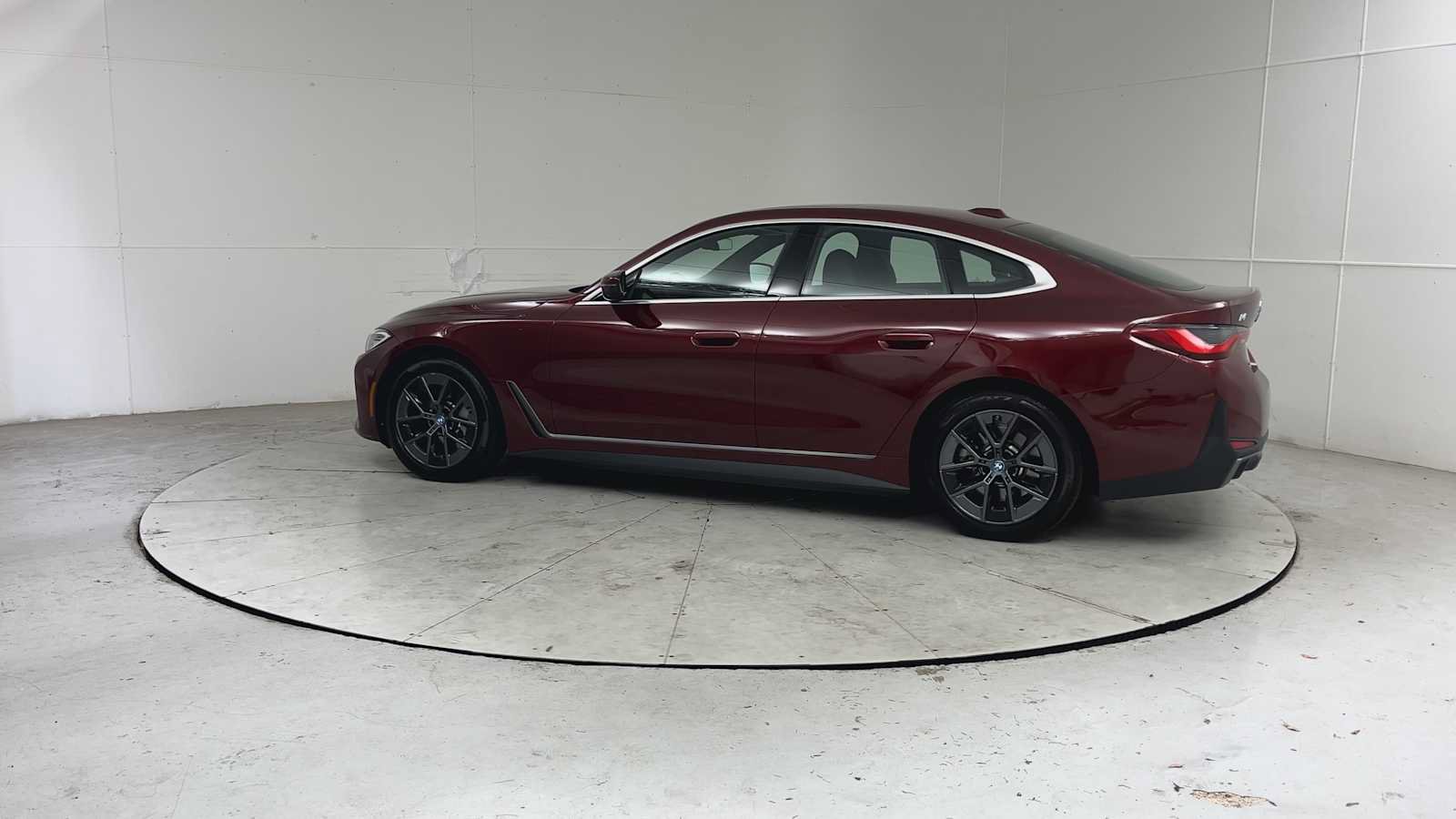 Used 2024 BMW i4 xDrive40i w/ Premium Package AWD/4WD image 4